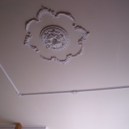Interiér - sádrová stropní rozeta 2